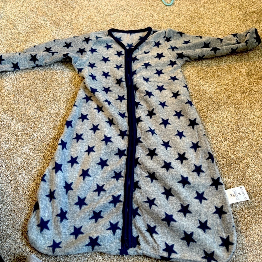 Fleece Sleep Sack Long Sleeves Boys Size M Grey with Blue Stars